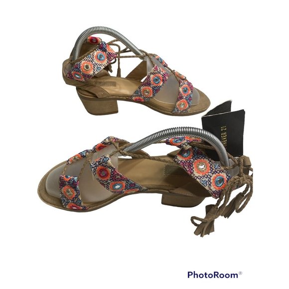 Forever 21 Sandals Size 7 Boho Multicolor Open Toe Strappy NEW - Picture 3 of 6